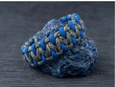 Bracciali in Paracord Intrecciati – Resistenti, Sportivi, Unici BLU