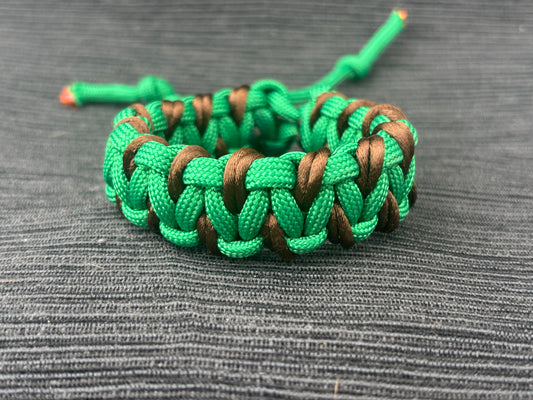 Bracciali in Paracord Intrecciati – Resistenti, Sportivi, Unici
